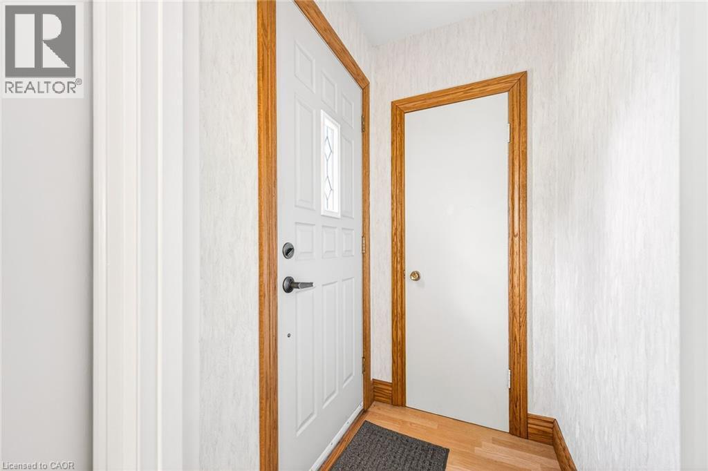 95 Empress Avenue, Hamilton, ON - Indoor Photo Showing Other Room