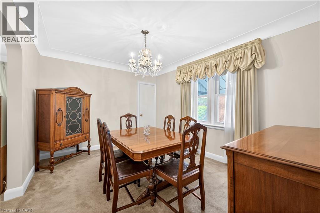95 Empress Avenue, Hamilton, ON - Indoor Photo Showing Dining Room