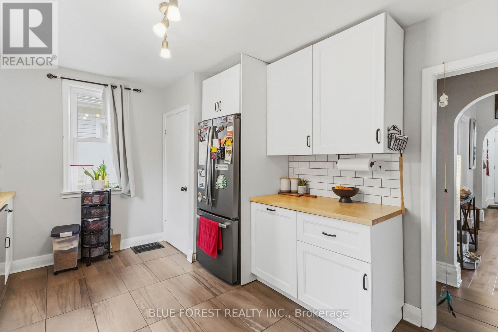 47 Devonshire Place, St. Thomas, ON - Indoor Photo Showing Kitchen