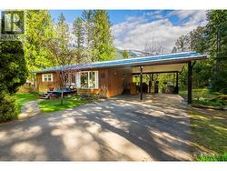 16324 Bowe Road Crawford Bay, BC V0B 1E0