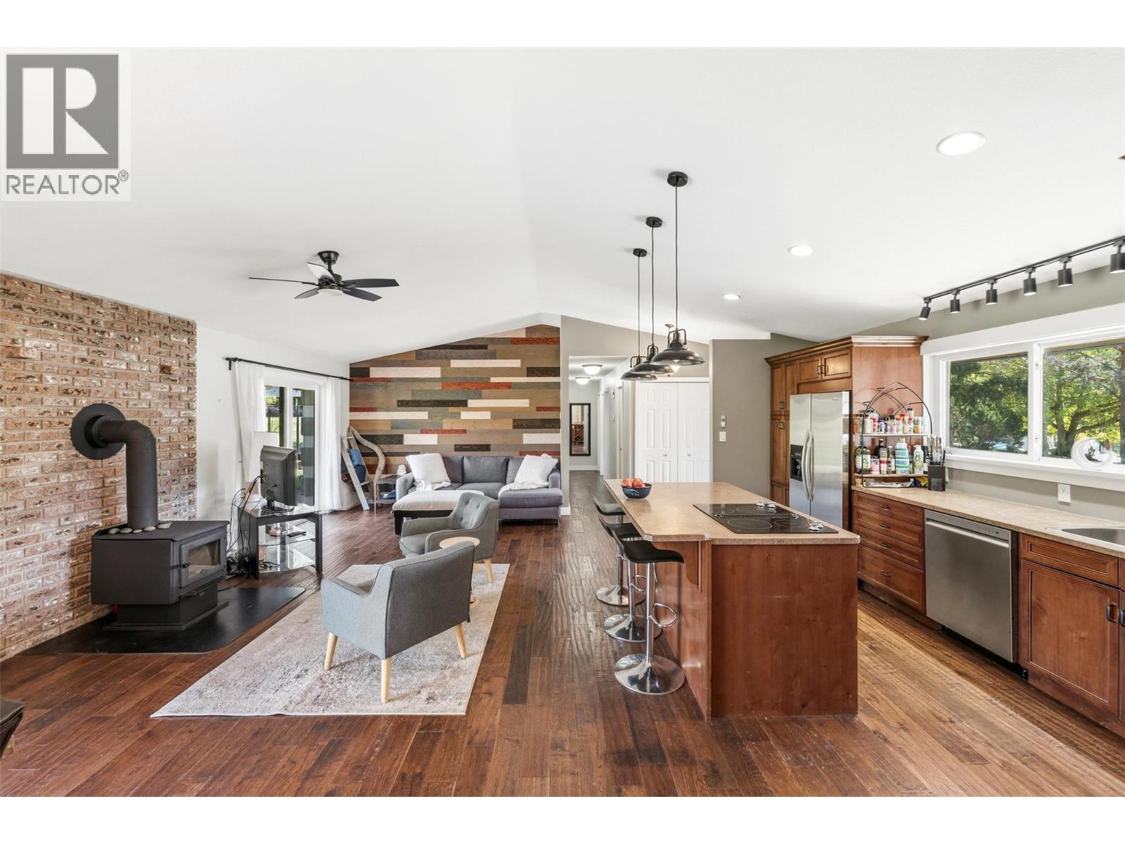 178 Range Road, Kaleden, BC - Indoor