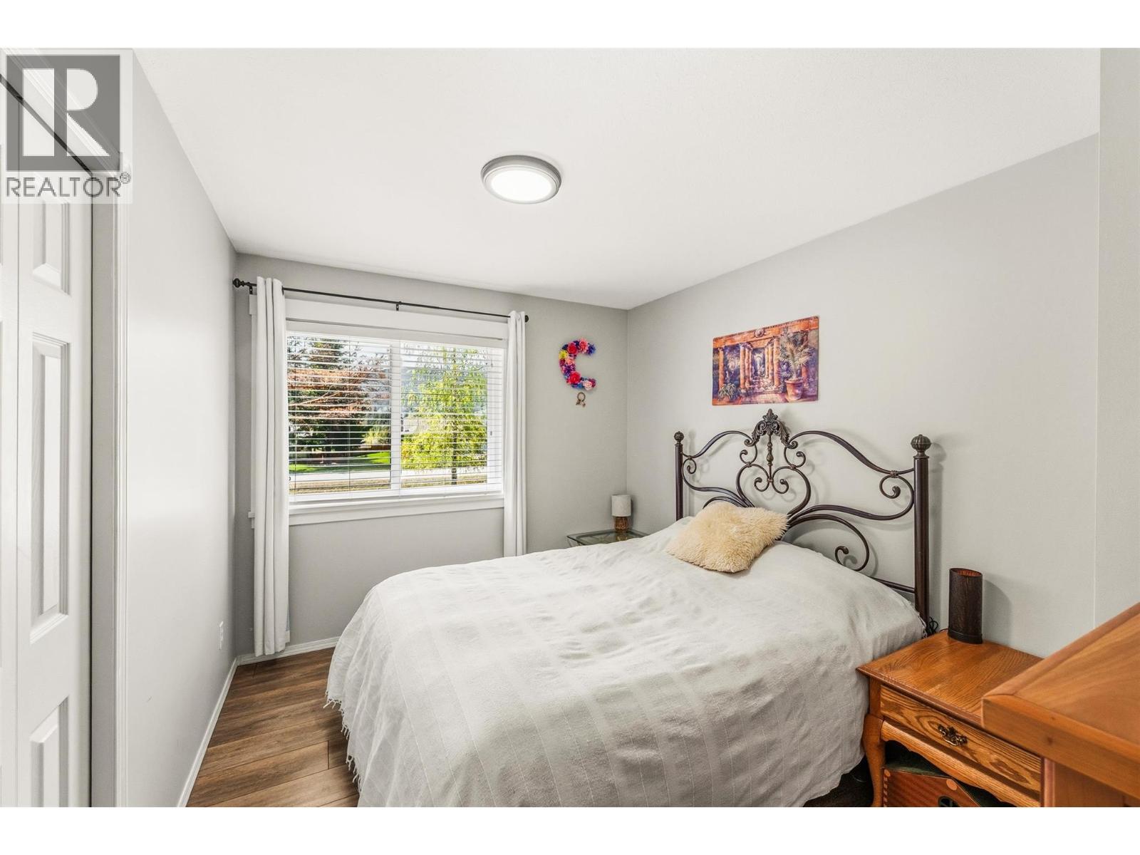178 Range Road, Kaleden, BC - Indoor Photo Showing Bedroom