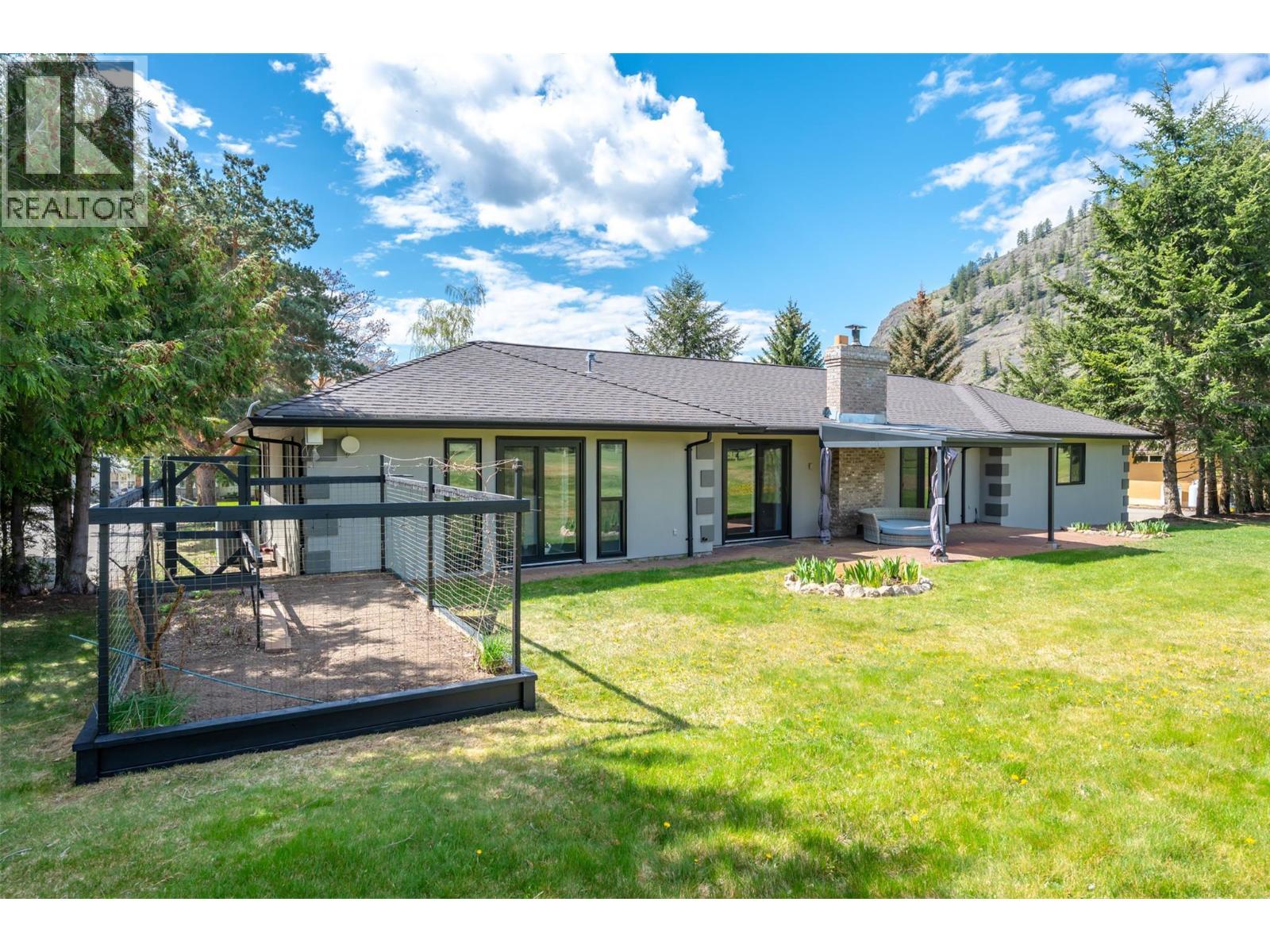 178 Range Road, Kaleden, BC - Outdoor With Deck Patio Veranda