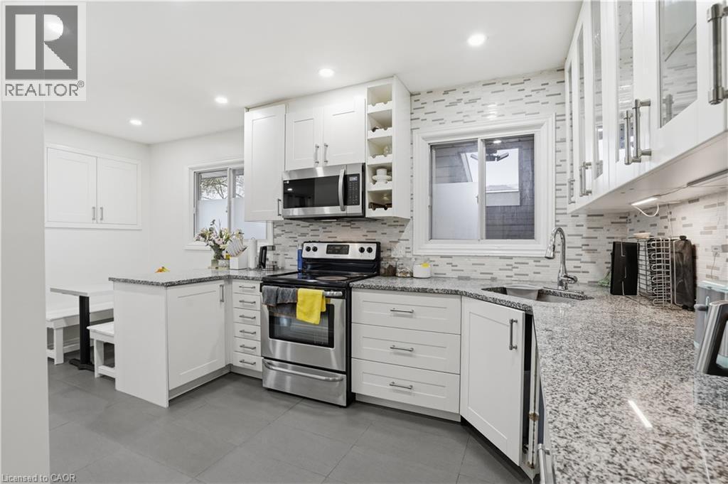 107 Deschene Avenue, Hamilton, ON - Indoor Photo Showing Kitchen With Upgraded Kitchen