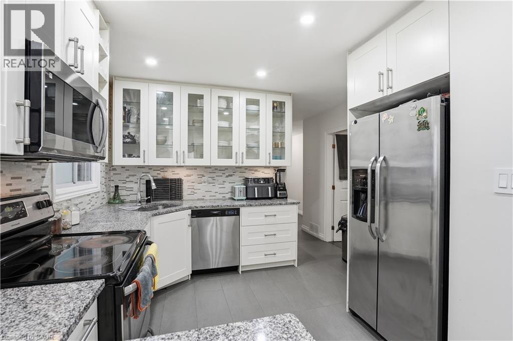 107 Deschene Avenue, Hamilton, ON - Indoor Photo Showing Kitchen With Upgraded Kitchen