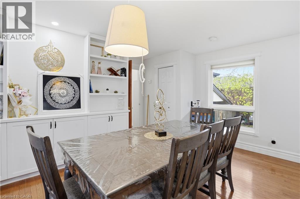 107 Deschene Avenue, Hamilton, ON - Indoor Photo Showing Dining Room