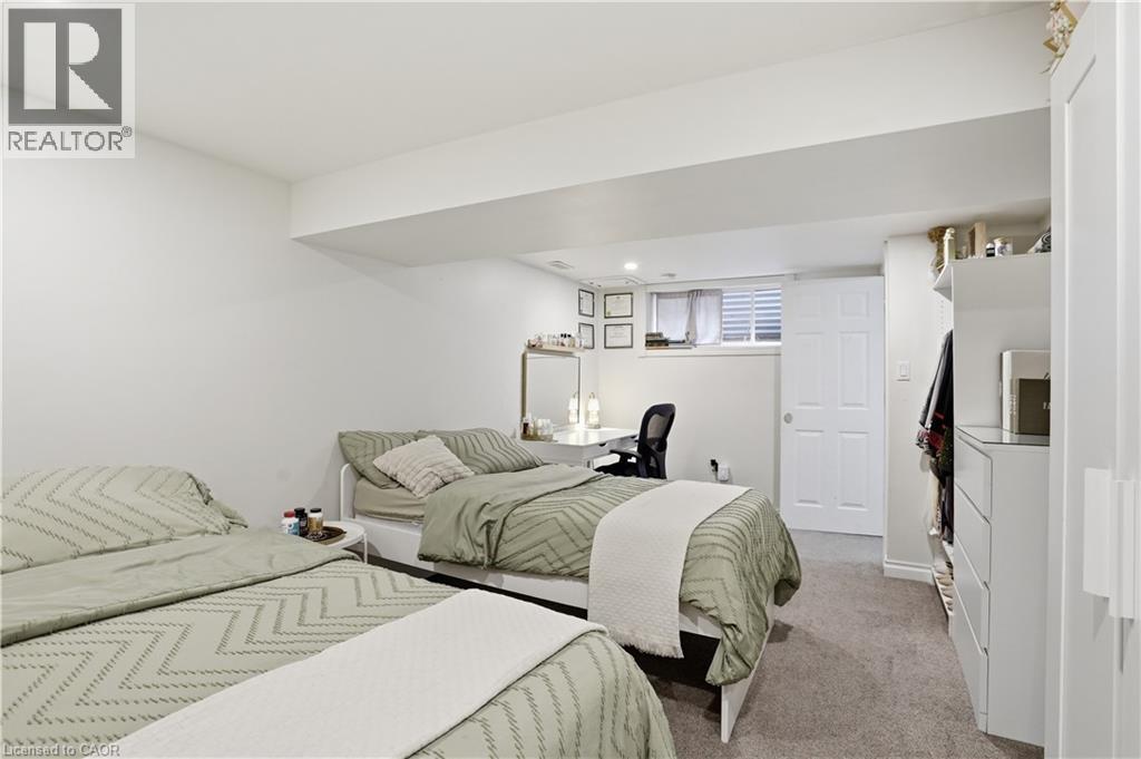 107 Deschene Avenue, Hamilton, ON - Indoor Photo Showing Bedroom