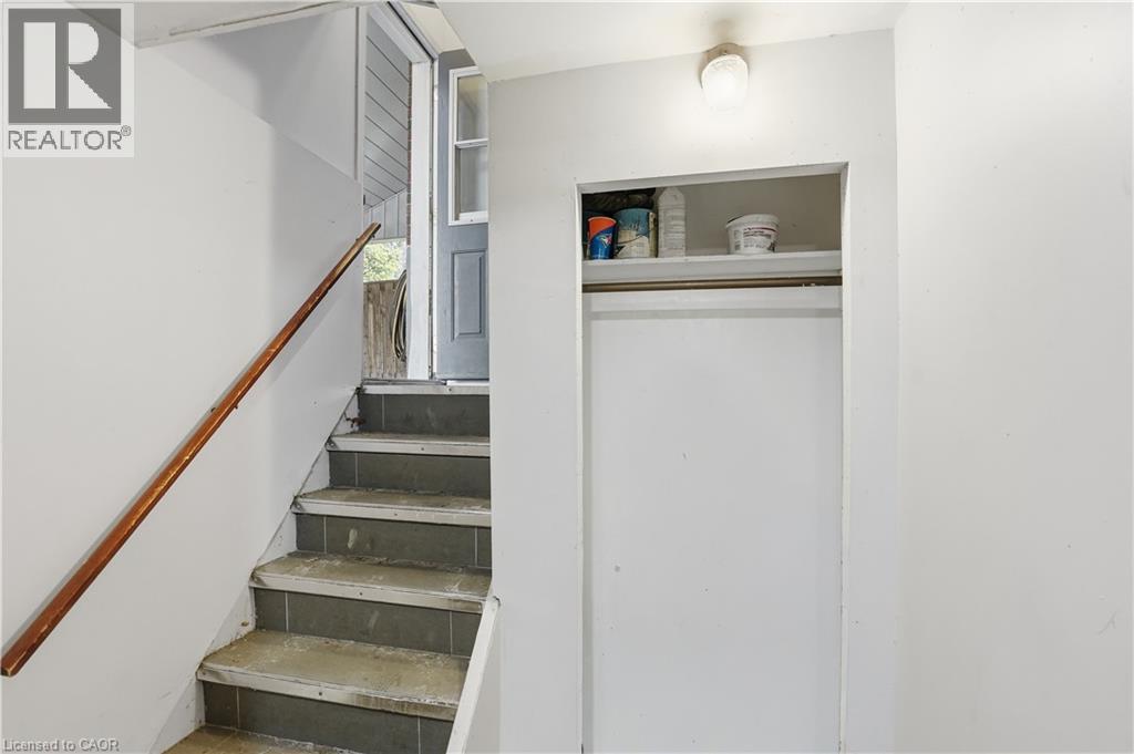 107 Deschene Avenue, Hamilton, ON - Indoor Photo Showing Other Room