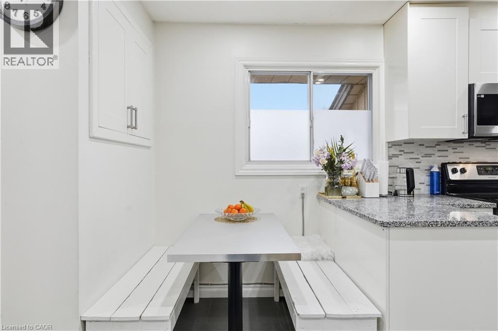 107 Deschene Avenue, Hamilton, ON - Indoor Photo Showing Kitchen