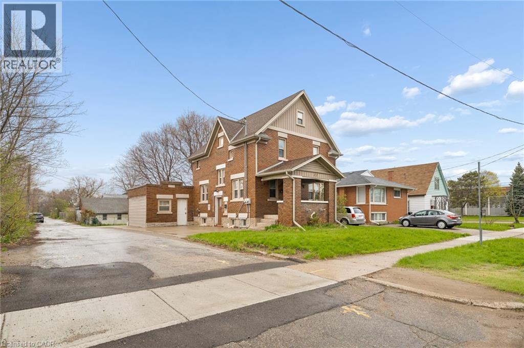 22 Dellroy Avenue, Kitchener, ON - Outdoor With Facade