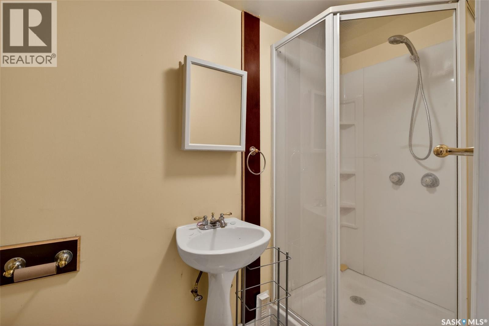 69 Mcgee Crescent, Saskatoon, SK - Indoor Photo Showing Bathroom