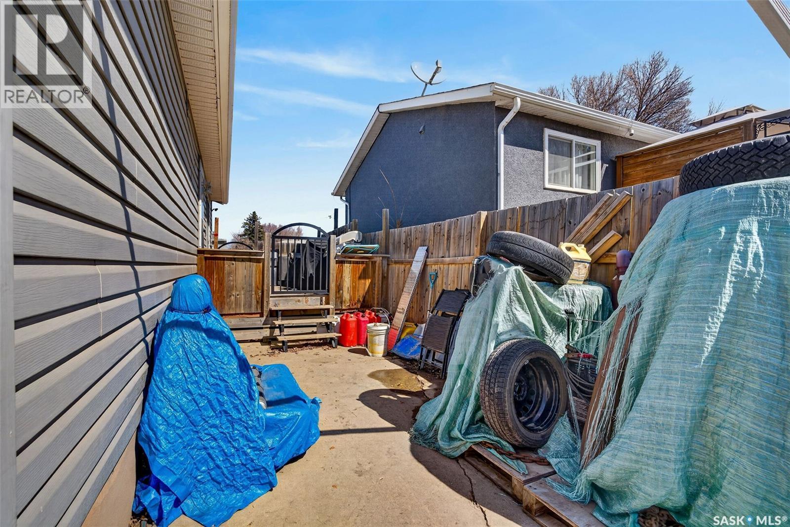 69 Mcgee Crescent, Saskatoon, SK - Outdoor