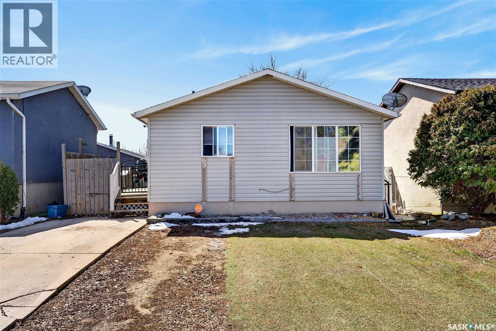 69 Mcgee Crescent, Saskatoon, SK - Outdoor With Exterior