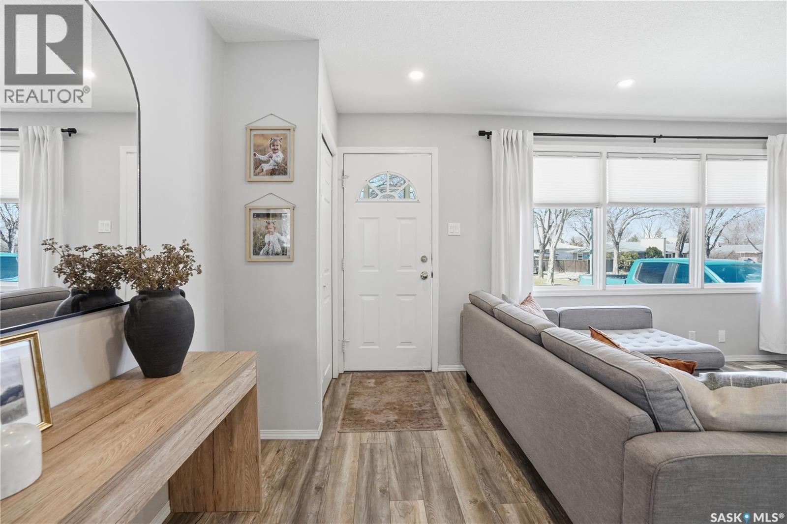 709 Inver Crescent E, Regina, SK - Indoor