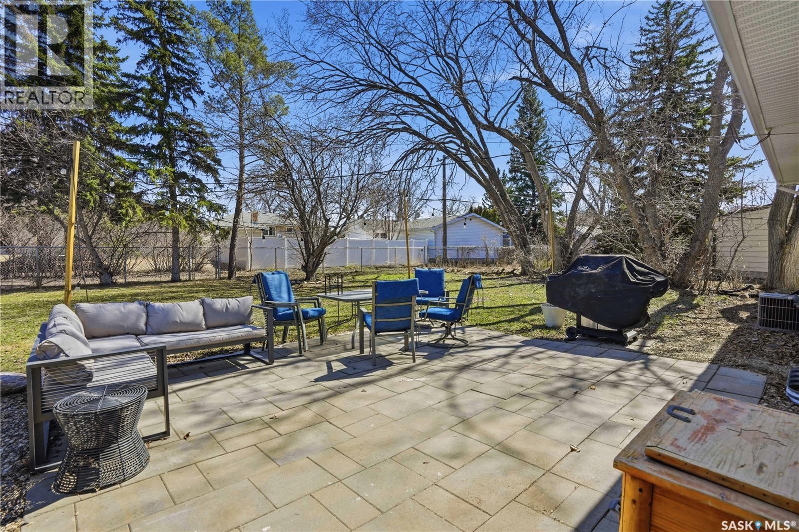 709 Inver Crescent E, Regina, SK - Outdoor