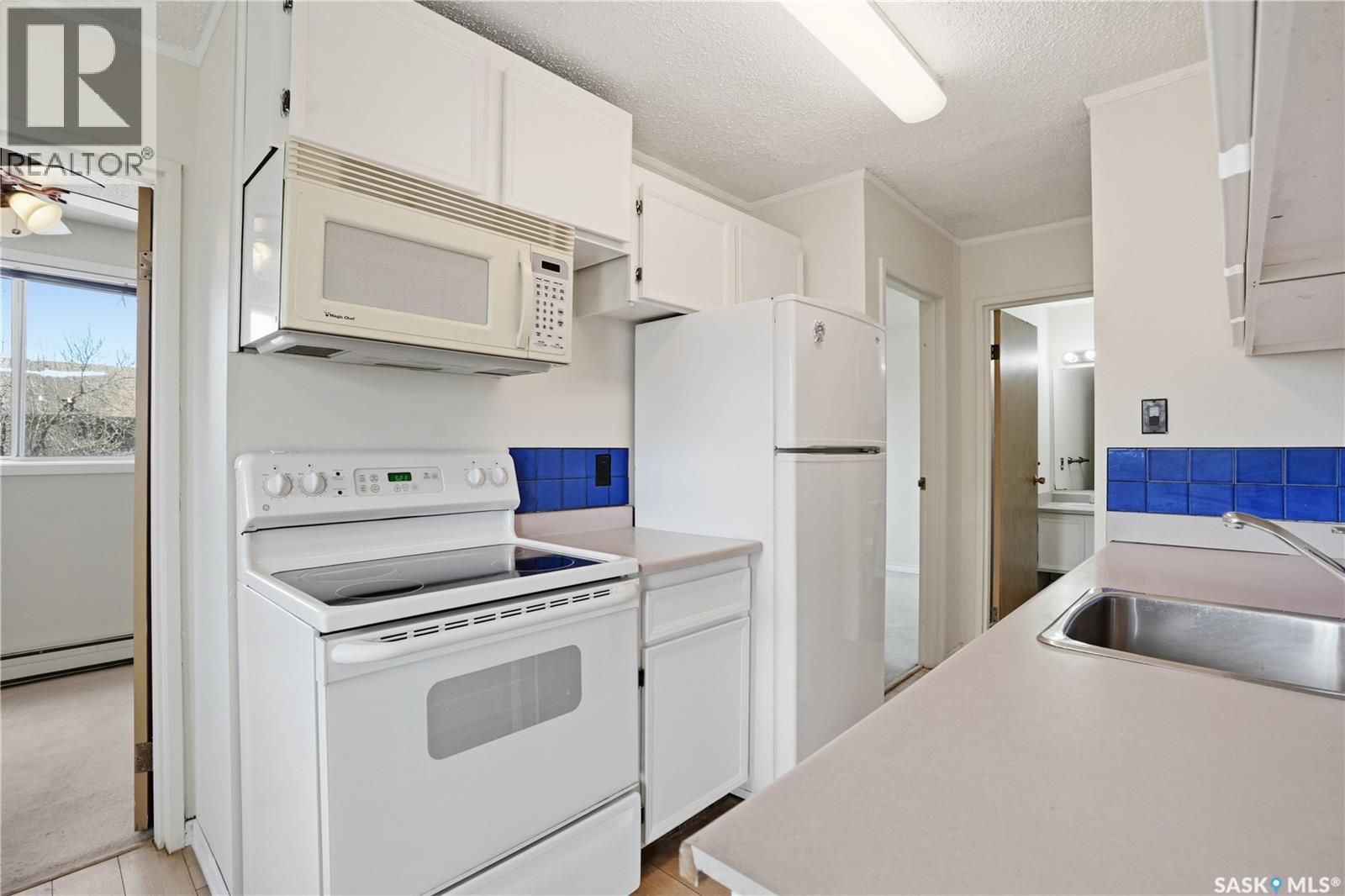 316B 4040 8Th Street E, Saskatoon, SK - Indoor Photo Showing Kitchen