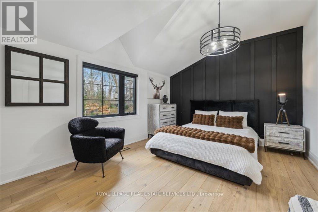 169 Oakes Drive, Mississauga, ON - Indoor Photo Showing Bedroom