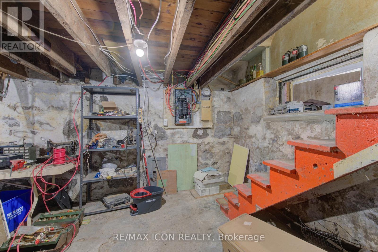 138 Courtland Avenue E, Kitchener, ON - Indoor Photo Showing Basement