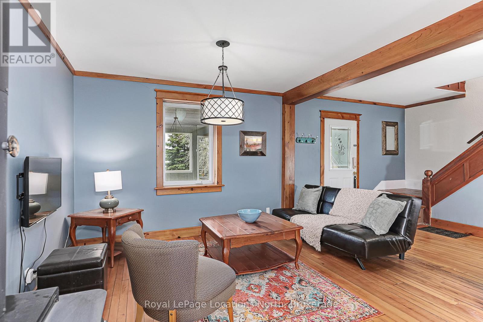 5576 Concession Rd 6, Clearview, ON - Indoor Photo Showing Living Room