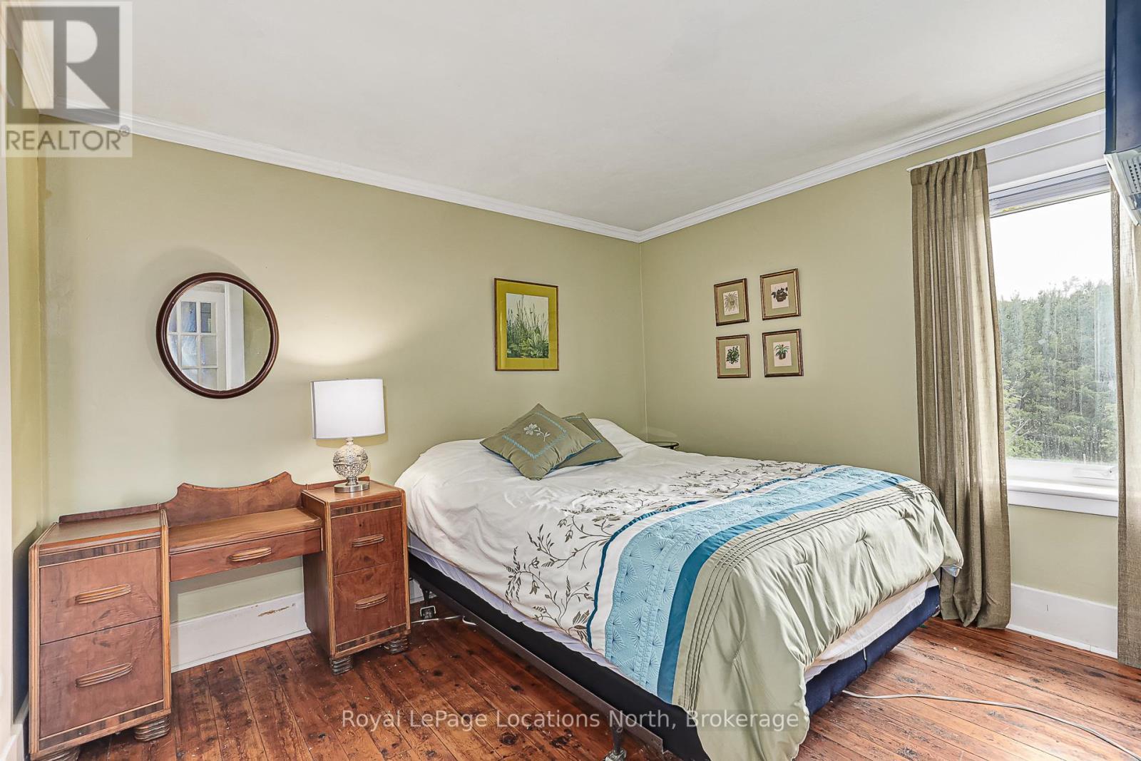 5576 Concession Rd 6, Clearview, ON - Indoor Photo Showing Bedroom