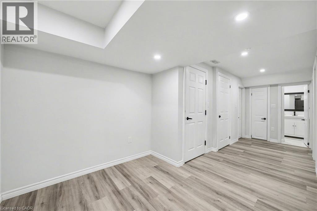 24 Derby Drive, Caledonia, ON - Indoor Photo Showing Other Room
