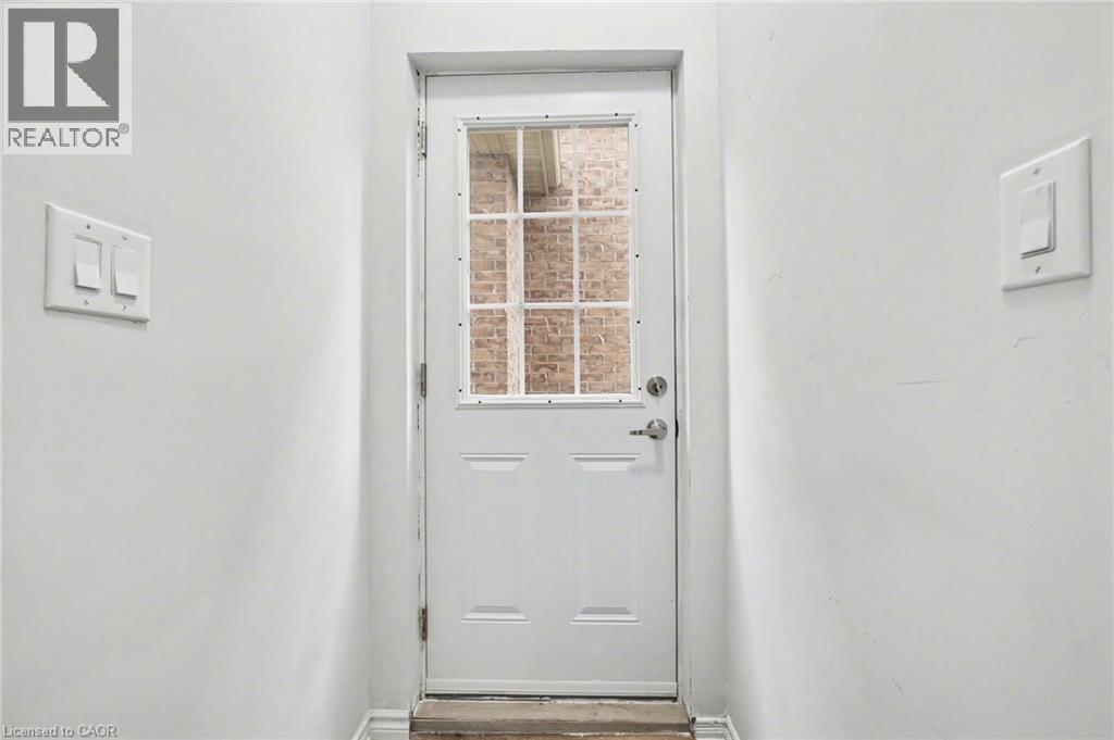24 Derby Drive, Caledonia, ON - Indoor Photo Showing Other Room