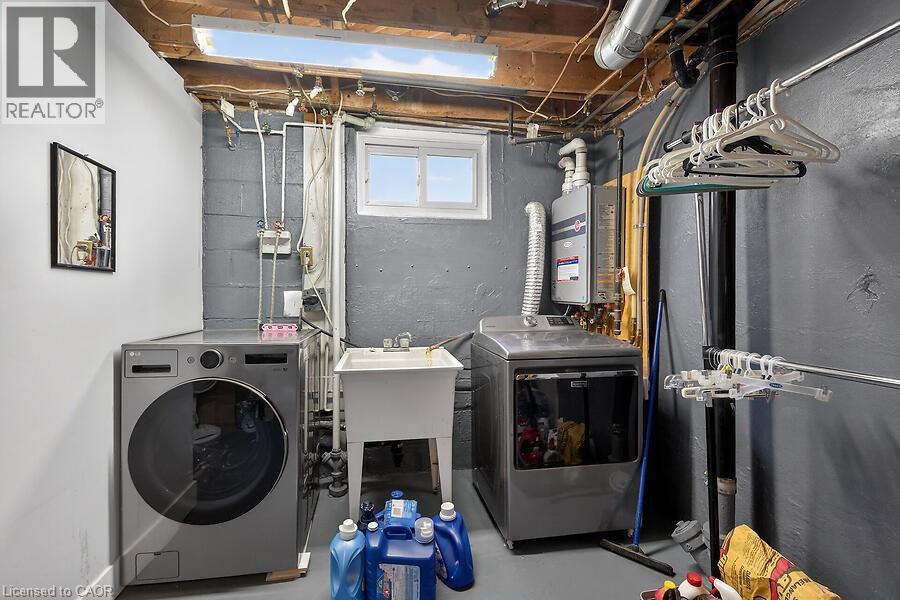 419 East 42Nd Street, Hamilton, ON - Indoor Photo Showing Laundry Room