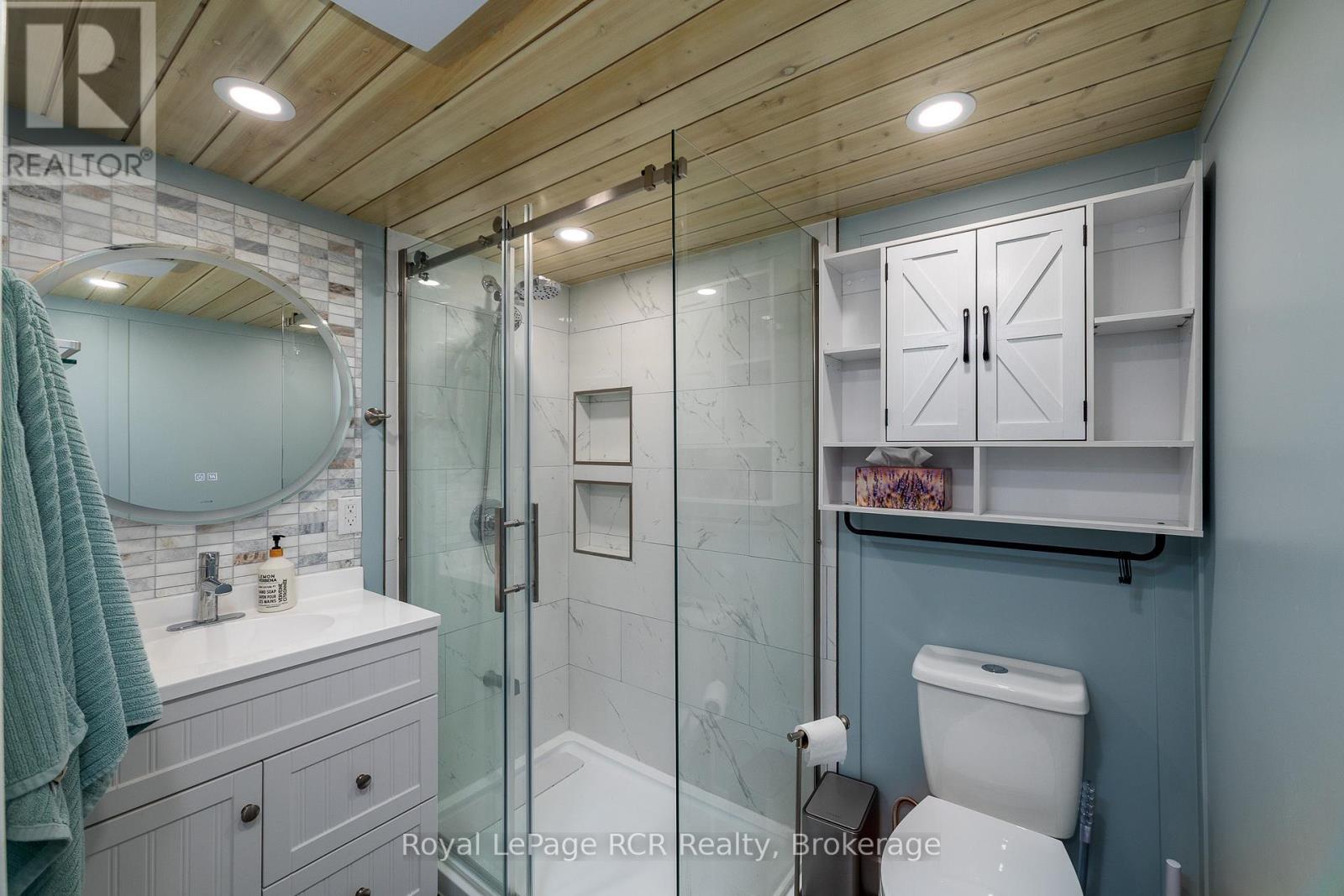 500 Main Street E, Southgate, ON - Indoor Photo Showing Bathroom