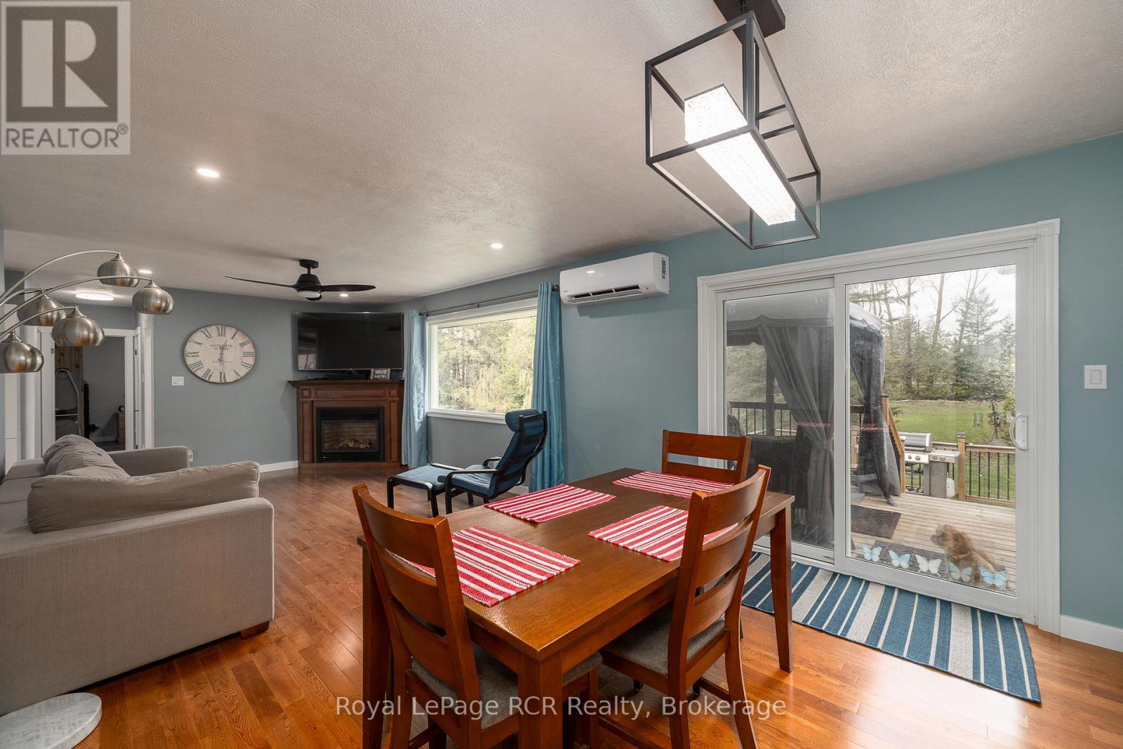 500 Main Street E, Southgate, ON - Indoor With Fireplace