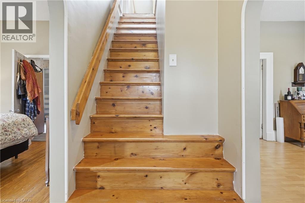 114 Grand Avenue S, Cambridge, ON - Indoor Photo Showing Other Room