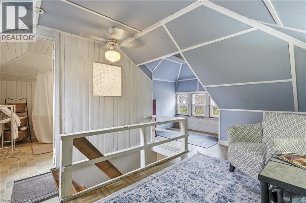 114 Grand Avenue S, Cambridge, ON - Indoor