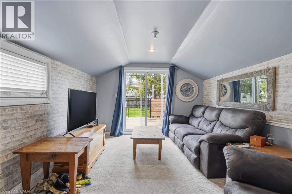 114 Grand Avenue S, Cambridge, ON - Indoor