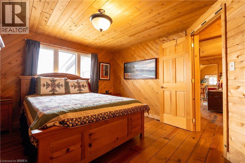 344 Perry Avenue, Killarney, ON - Indoor Photo Showing Bedroom