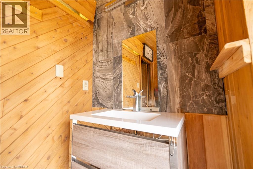 344 Perry Avenue, Killarney, ON - Indoor Photo Showing Other Room