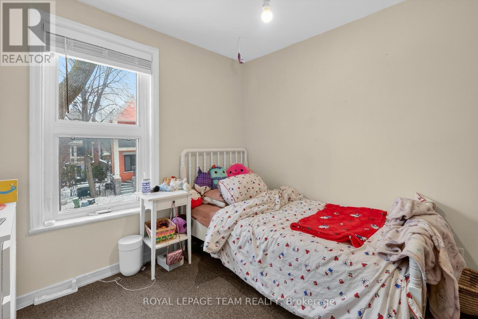 8 Lewis Street, Ottawa, ON - Indoor Photo Showing Bedroom