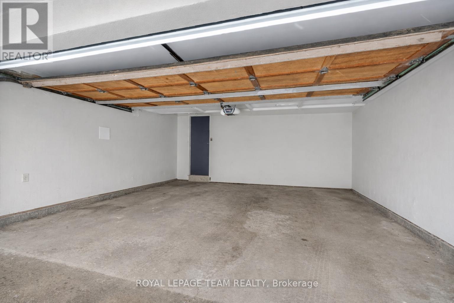 10 Lewis Street, Ottawa, ON - Indoor