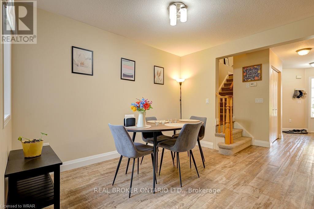 555 Mariner Drive, Waterloo, ON - Indoor Photo Showing Dining Room
