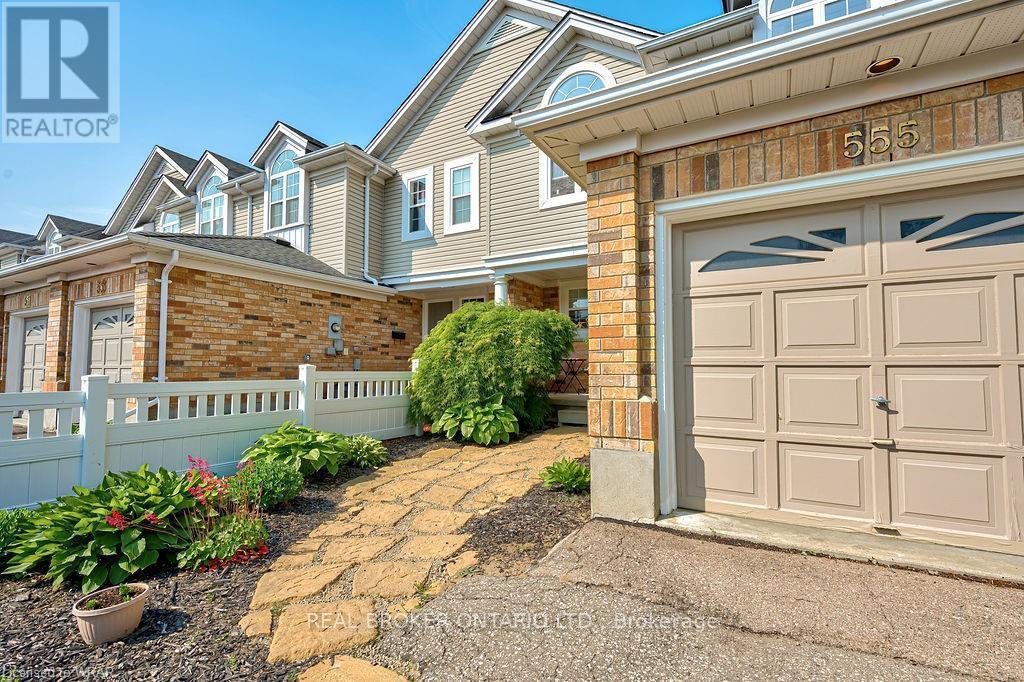 555 Mariner Drive, Waterloo, ON - Outdoor