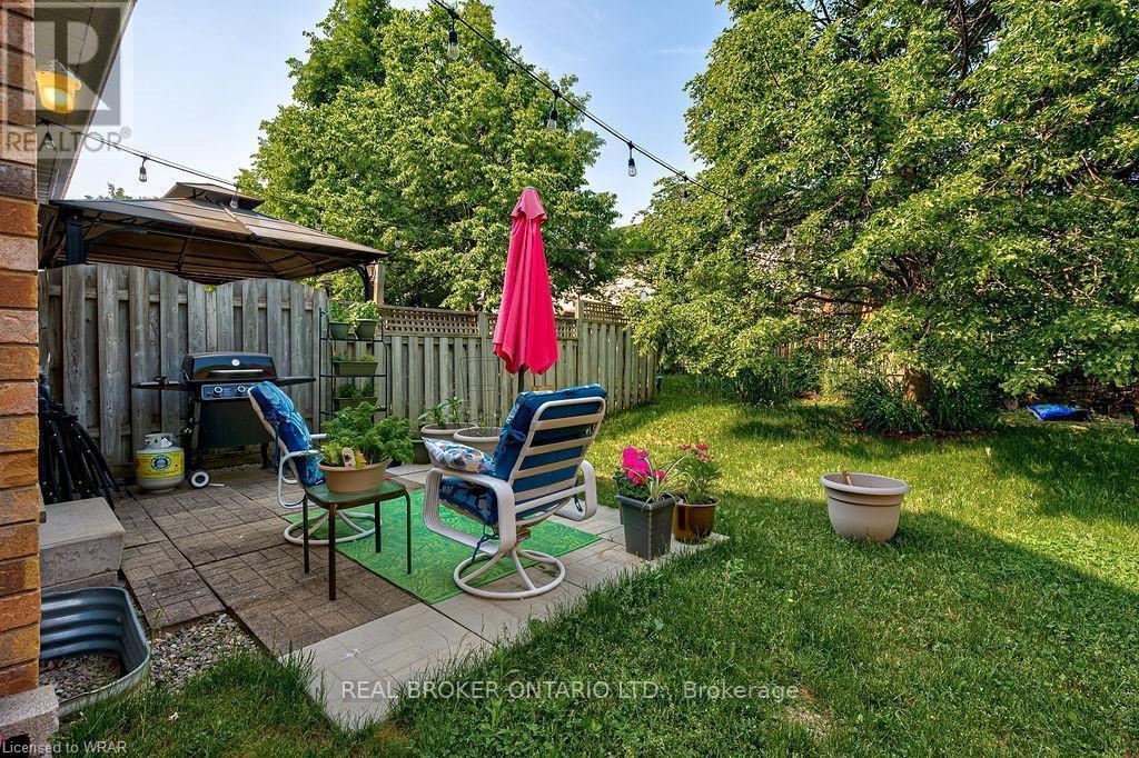 555 Mariner Drive, Waterloo, ON - Outdoor