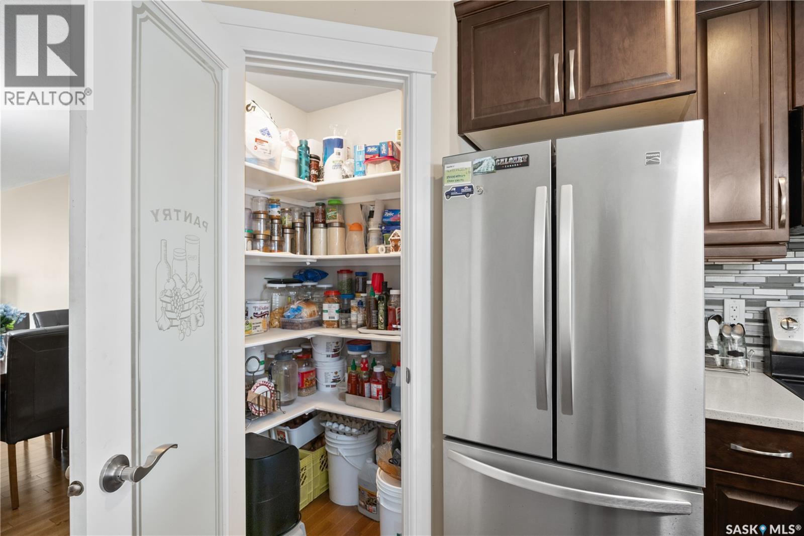 350 Marlatte Street, Saskatoon, SK - Indoor