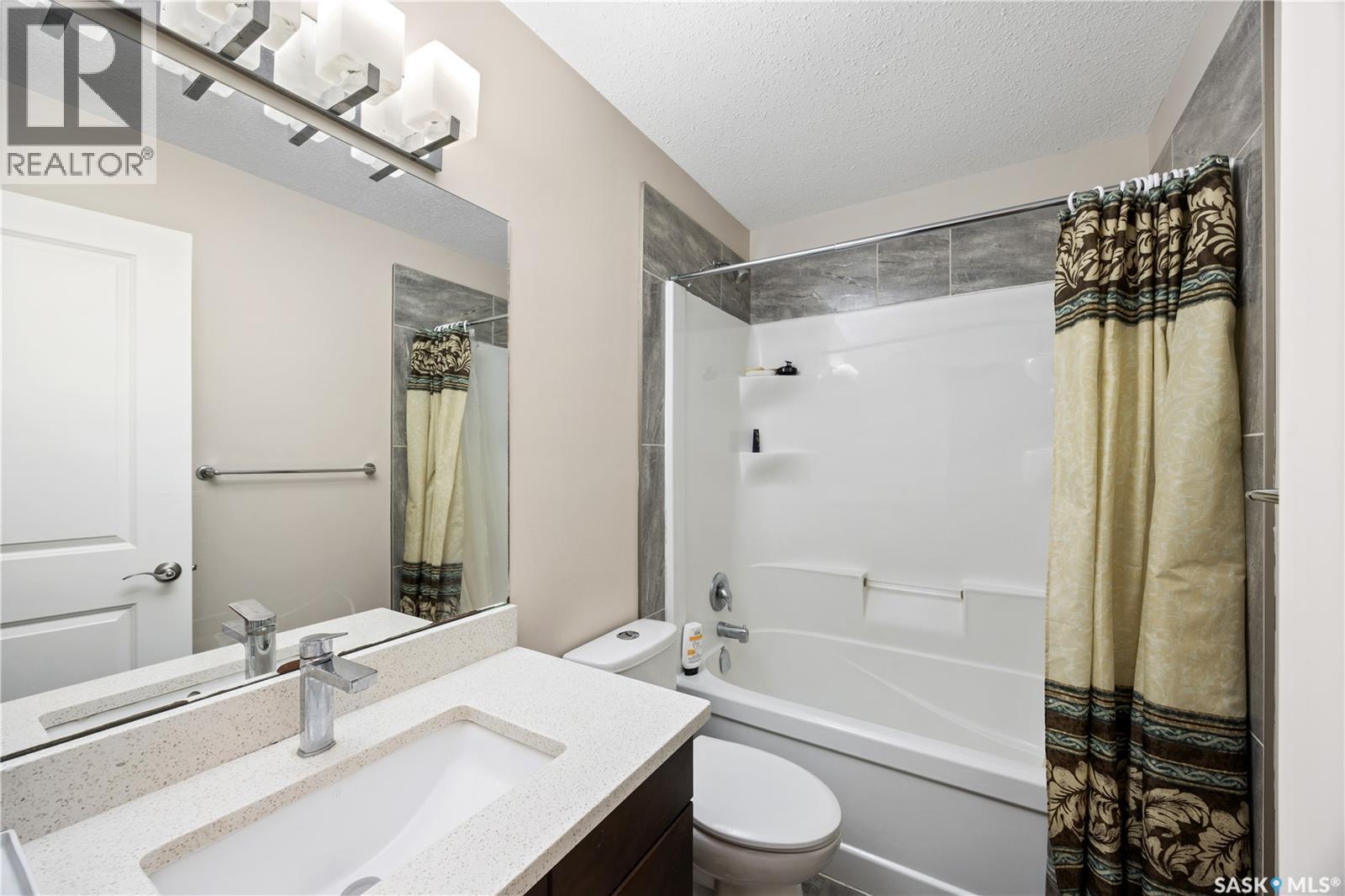 350 Marlatte Street, Saskatoon, SK - Indoor Photo Showing Bathroom