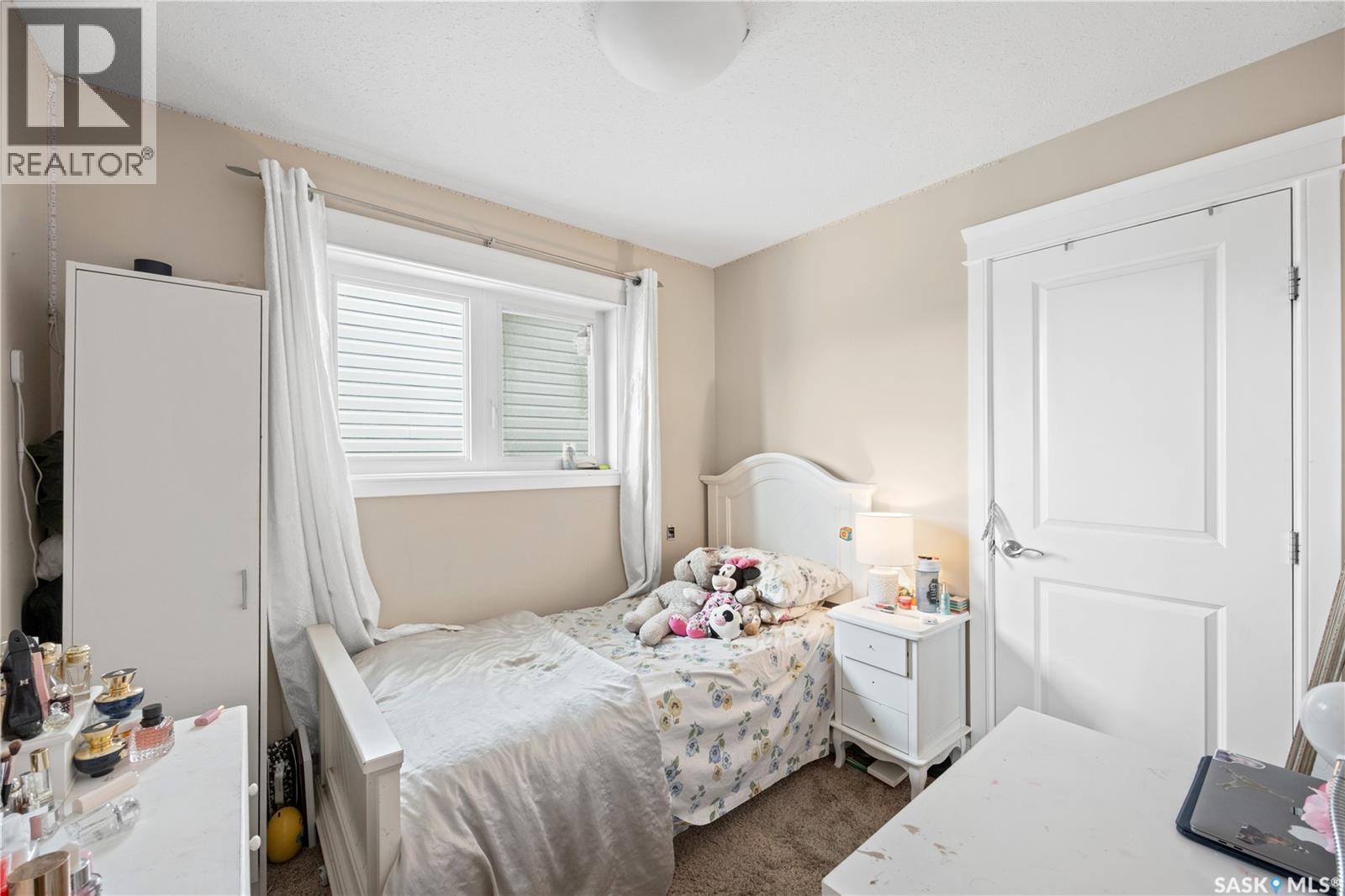 350 Marlatte Street, Saskatoon, SK - Indoor Photo Showing Bedroom
