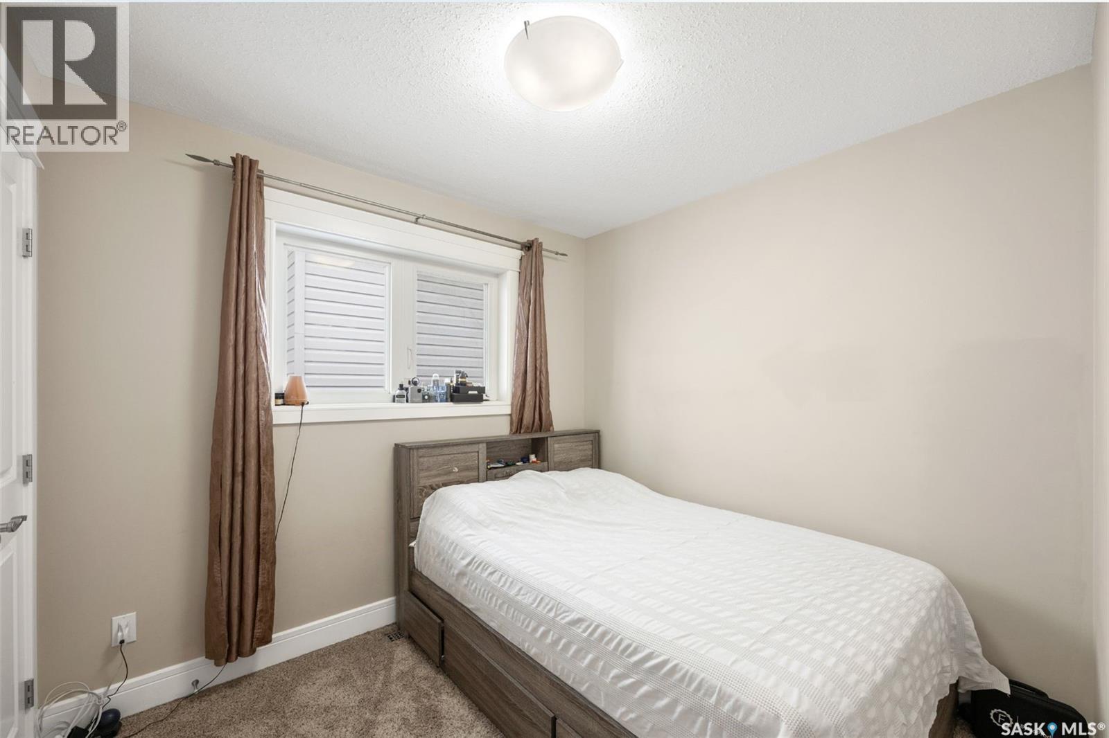 350 Marlatte Street, Saskatoon, SK - Indoor Photo Showing Bedroom
