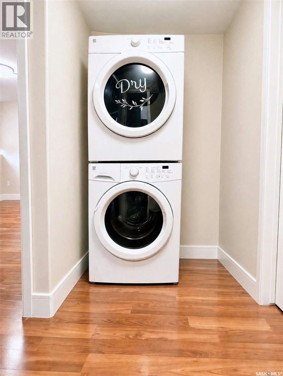 350 Marlatte Street, Saskatoon, SK - Indoor Photo Showing Laundry Room