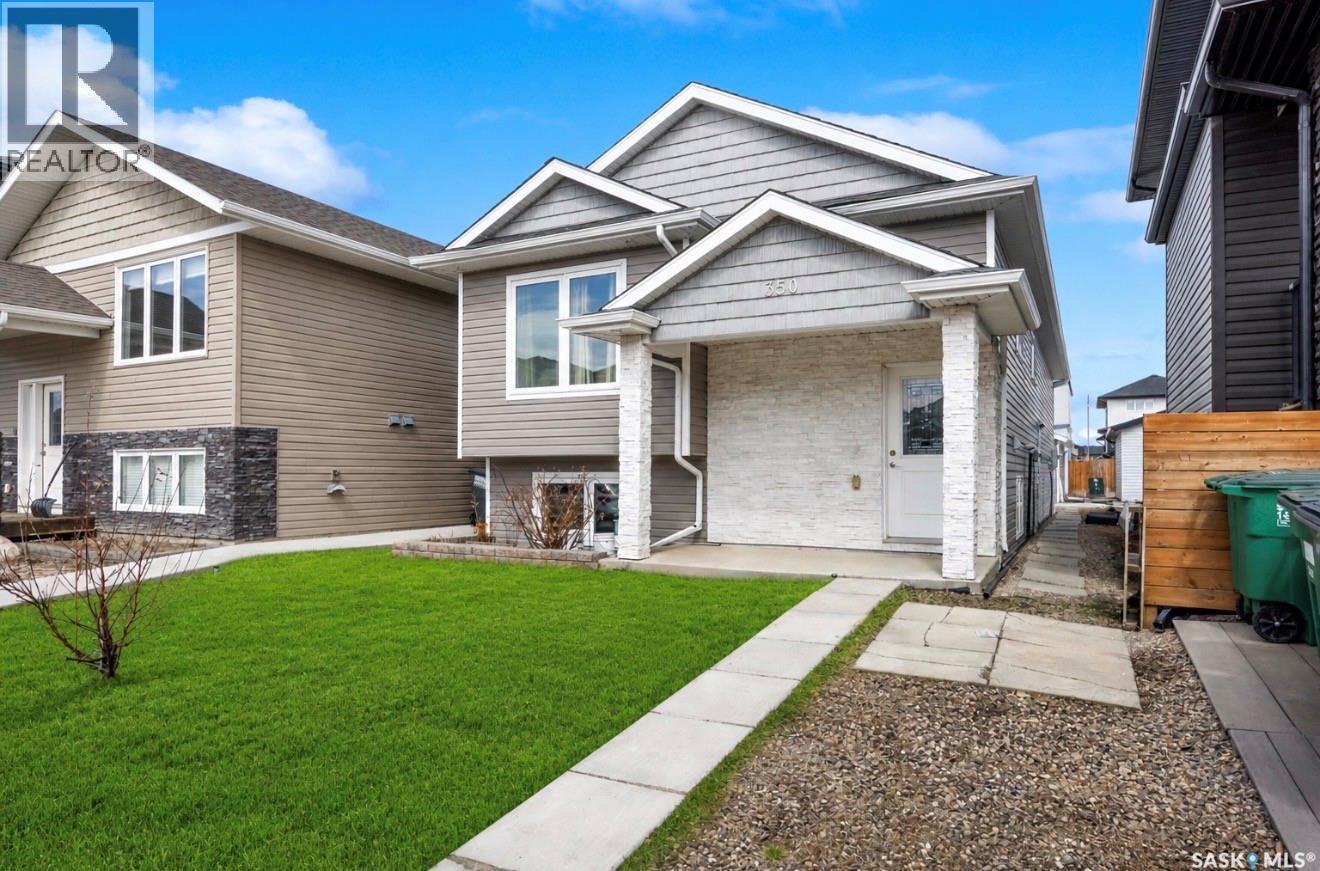 350 Marlatte Street, Saskatoon, SK - Outdoor With Facade