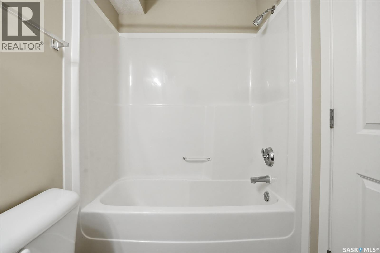 106 5521 Blake Crescent, Regina, SK - Indoor Photo Showing Bathroom