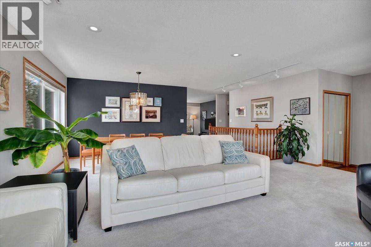 116 420 Heritage Crescent, Saskatoon, SK - Indoor Photo Showing Living Room