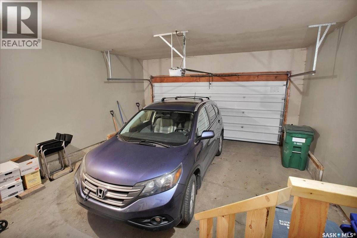 116 420 Heritage Crescent, Saskatoon, SK - Indoor Photo Showing Garage