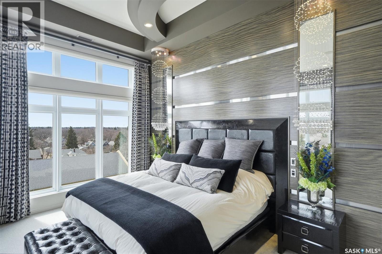702 922 Broadway Avenue, Saskatoon, SK - Indoor Photo Showing Bedroom