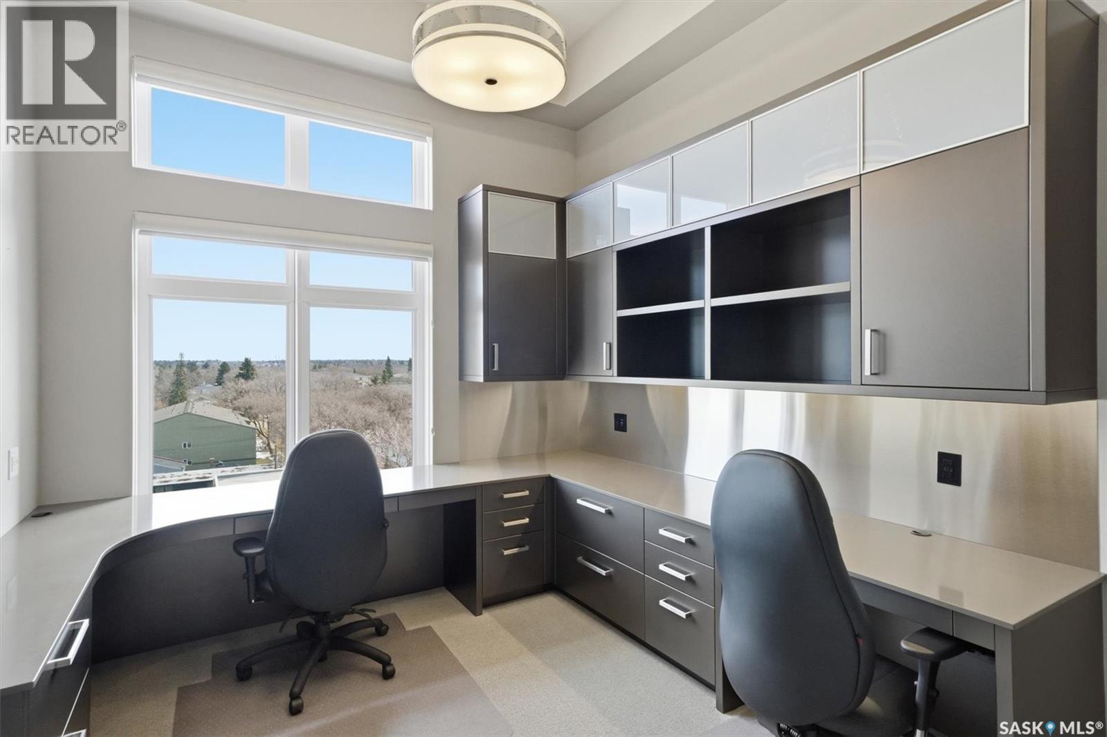 702 922 Broadway Avenue, Saskatoon, SK - Indoor Photo Showing Office